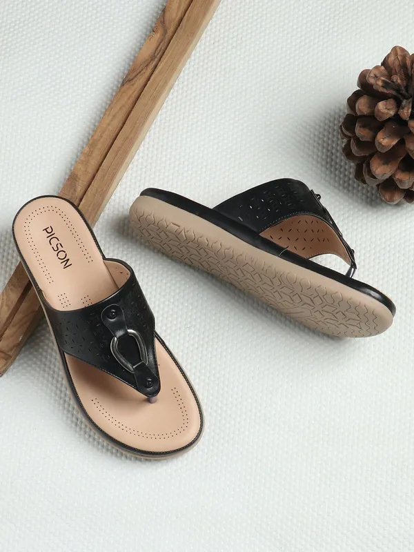Black_Synthetic_Leather_Premium_Slip-On_For_Women