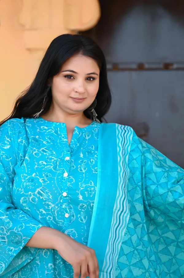 Ferozi_Cotton_Premium_&_Elegant_Kurta_&_Pant_Set_For_Women