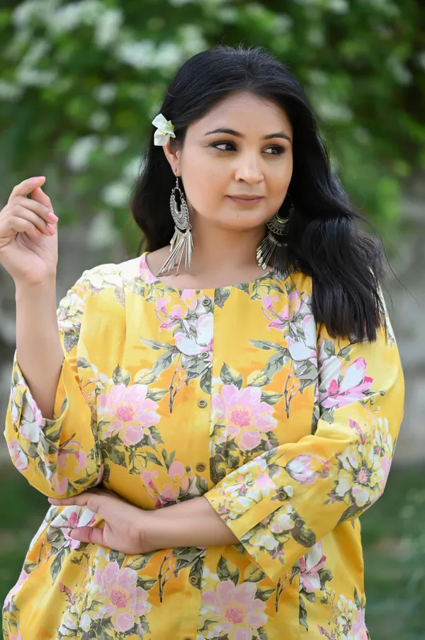 Yellow_Cotton_Premium_&_Elegant_Kurta_&_Pant_Set_For_Women