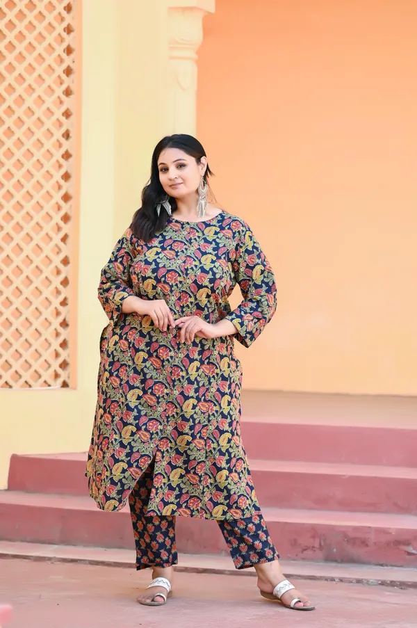 Navy_Blue_Cotton_Premium_&_Elegant_Kurta_&_Pant_Set_For_Women