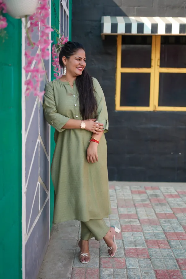 Lavender_Chanderi_Silk_Premium_&_Elegant_Kurta_&_Pant_Set_For_Women