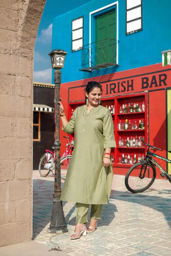Lavender_Chanderi_Silk_Premium_&_Elegant_Kurta_&_Pant_Set_For_Women