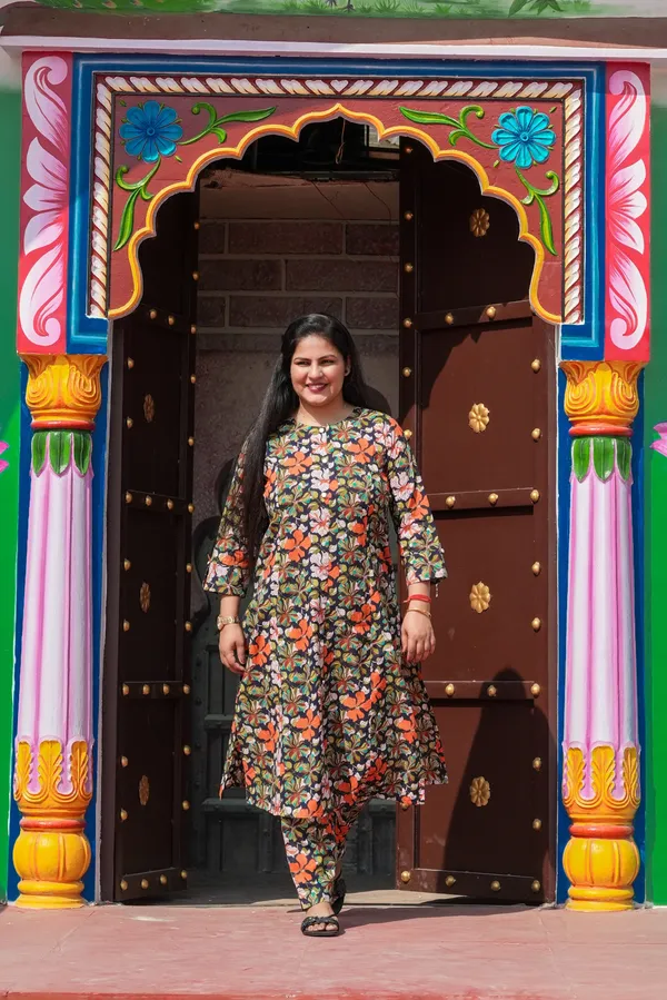 Black_Pink_Cotton_Premium_&_Elegant_Kurta_&_Pant_Set_For_Women