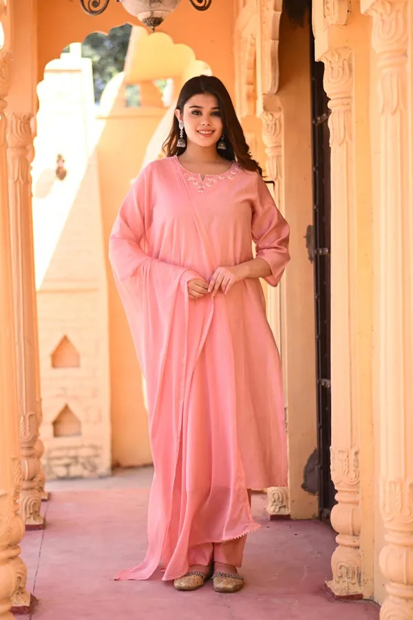 Peach_Chanderi_Silk_Premium_&_Elegant_Kurta_&_Pant_Set_For_Women