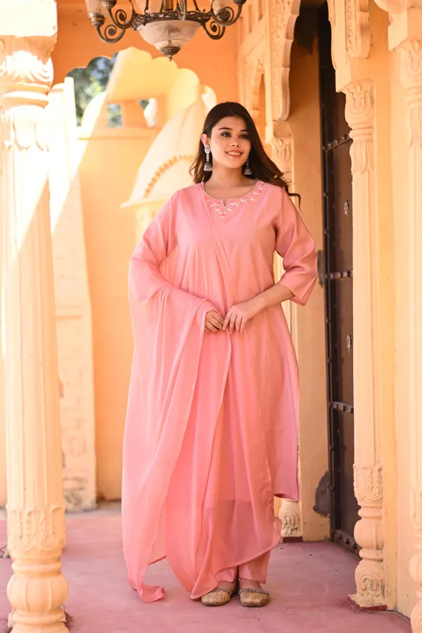 Peach_Chanderi_Silk_Premium_&_Elegant_Kurta_&_Pant_Set_For_Women