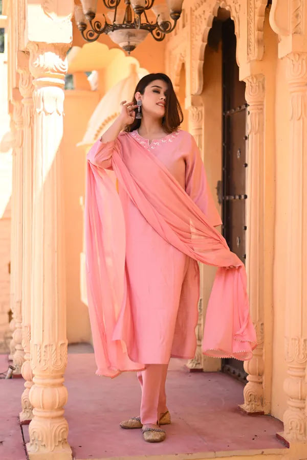 Peach_Chanderi_Silk_Premium_&_Elegant_Kurta_&_Pant_Set_For_Women