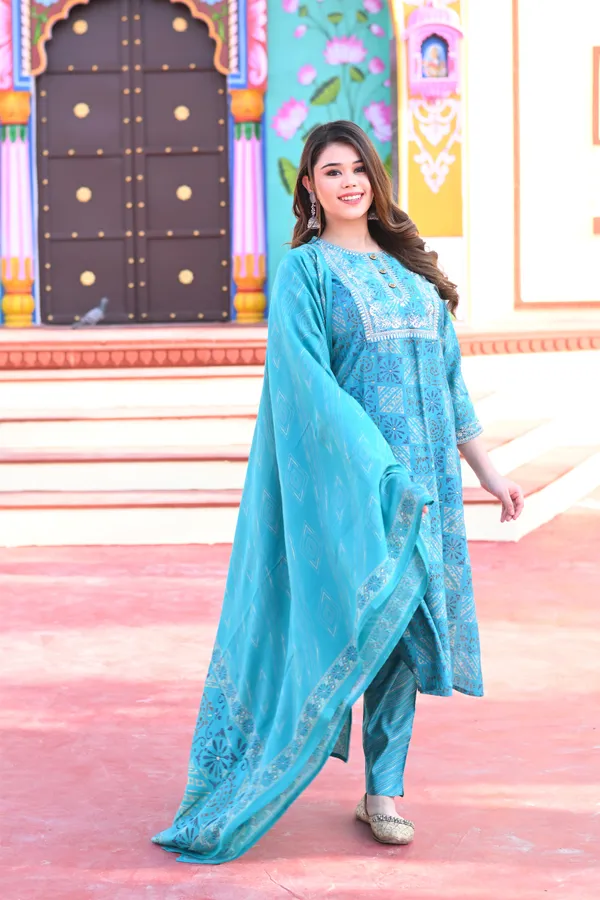 Ferozi_Muslin_Premium_&_Elegant_Kurta_&_Pant_Set_For_Women