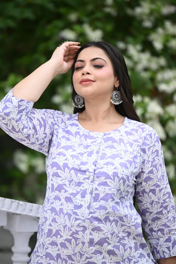 Lavender_Cotton_Premium_&_Elegant_Kurta_For_Women