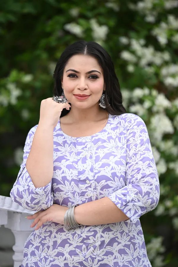 Lavender_Cotton_Premium_&_Elegant_Kurta_For_Women