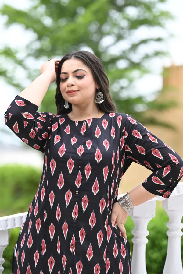 Black_Cotton_Premium_&_Elegant_Kurta_For_Women