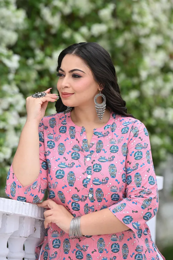 Pink_Cotton_Premium_&_Elegant_Kurta_For_Women