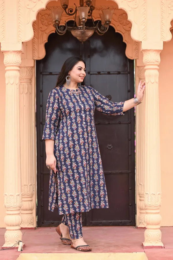 Blue_Katha_Cotton_Premium_&_Elegant_Kurta_&_Pant_Set_For_Women