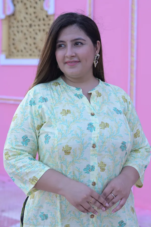 Lemon_Rayon_Premium_&_Elegant_Kurta_For_Women