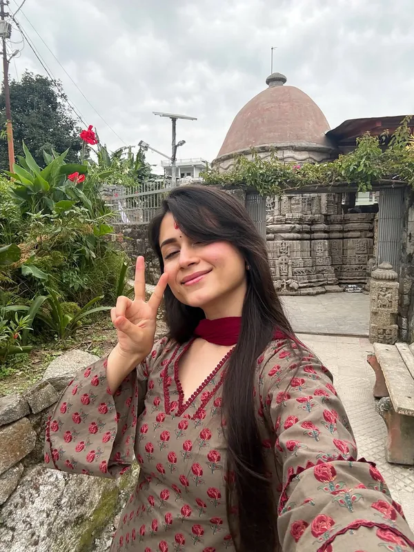 Desi_Biba_Farshi_Set