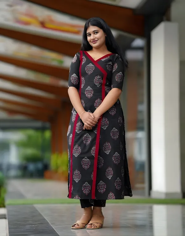 Falak's_Black_Kurta_Set