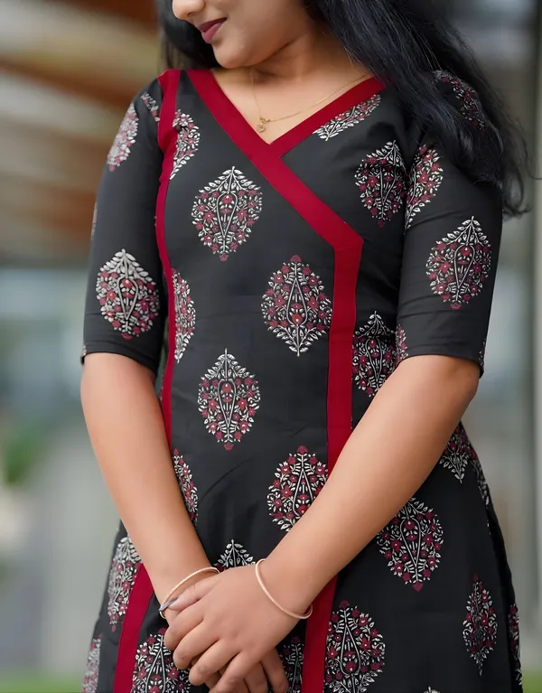 Falak's_Black_Kurta_Set