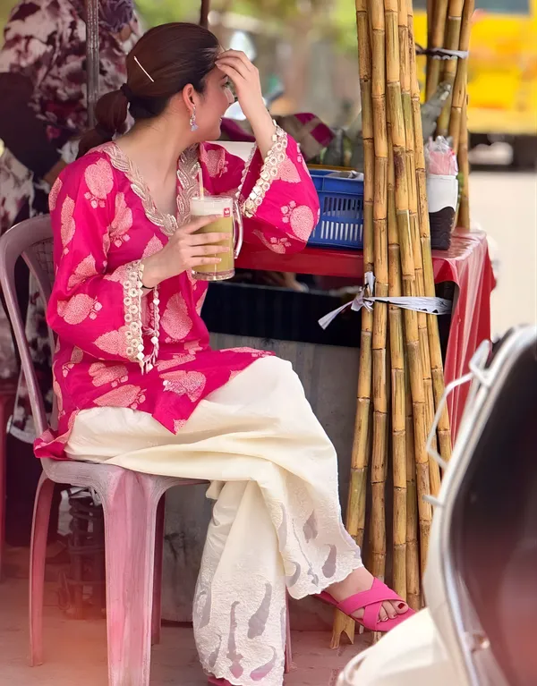 Patakha_Guddi_Farshi_Salwar_Set
