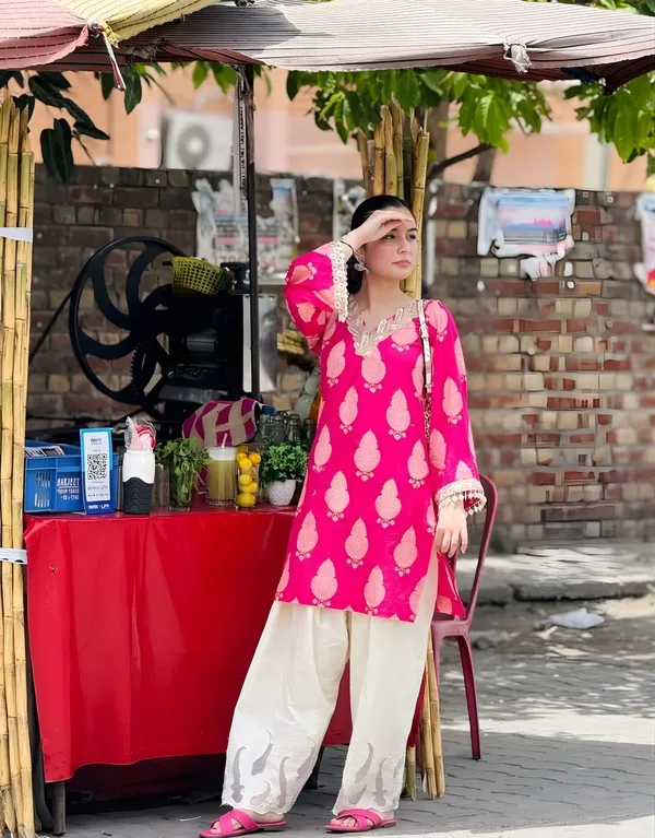 Patakha_Guddi_Farshi_Salwar_Set