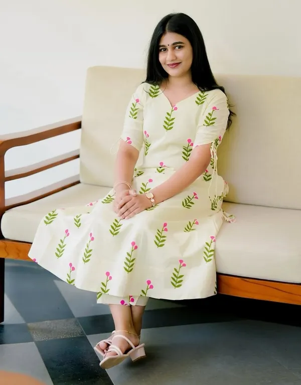 Era_Stylish_Floral_Kurti_Pant_Set