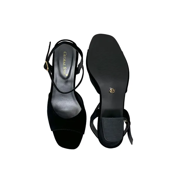 Black_Velvet_Upper_Premium_&_Elegant_Heels_For_Women