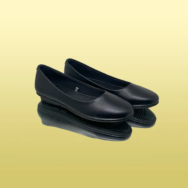 Black_Vegan_Leather_Premium_&_Elegant_Flats_For_Women