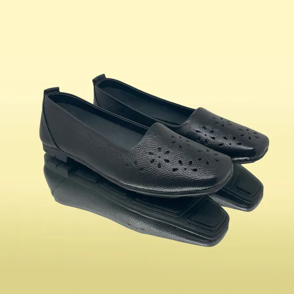 Black_Dry-Milled_Leather_Premium_&_Elegant_Ballerinas_For_Women