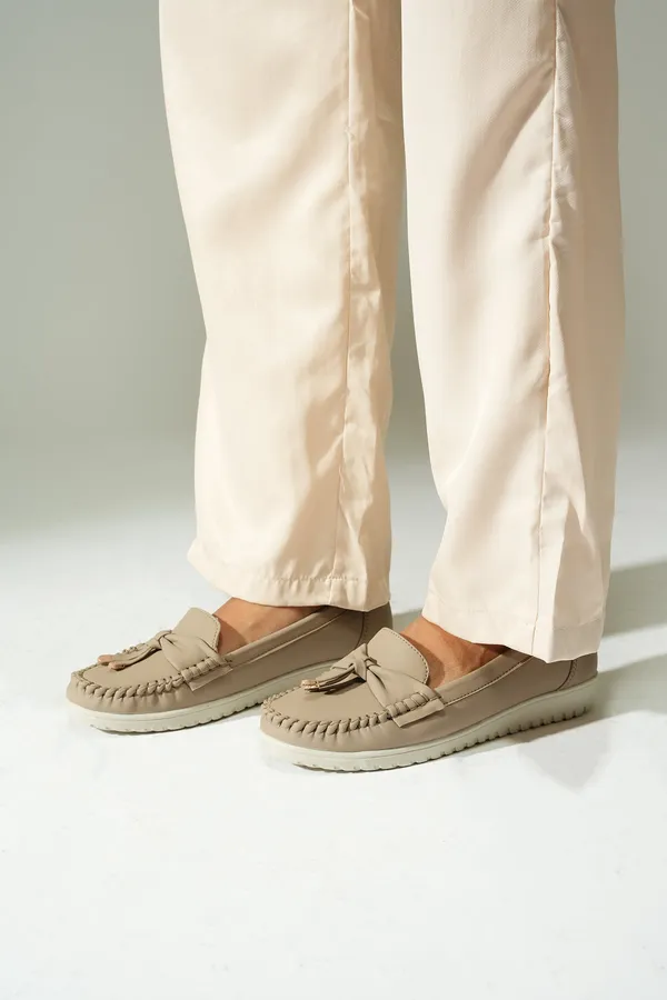 Beige_Vegan_Leather_Premium_&_Elegant_Flats_For_Women
