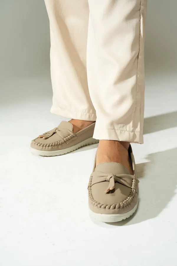 Beige_Vegan_Leather_Premium_&_Elegant_Flats_For_Women