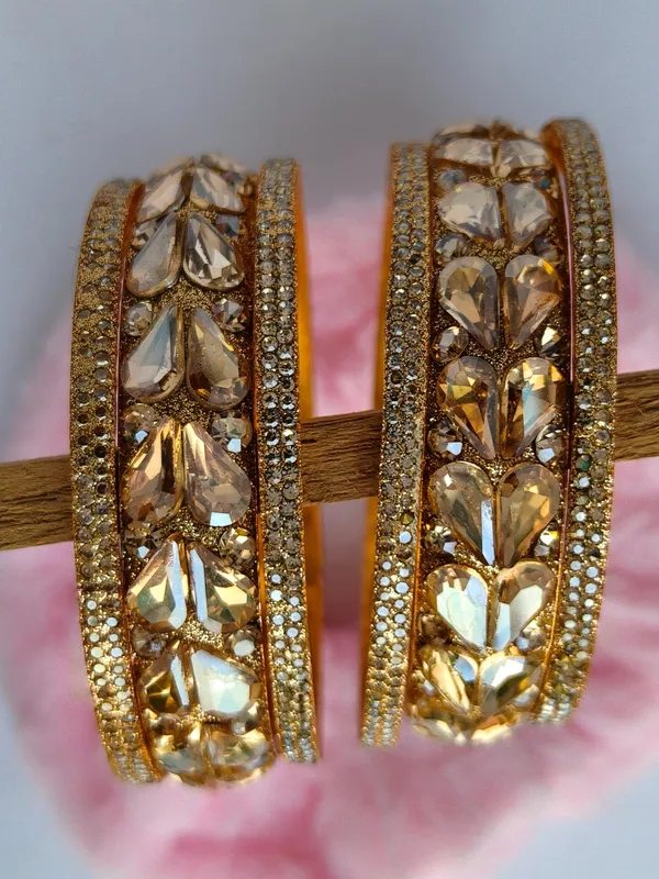 Set_of_6_Shanvi_Grand_Bridal_American_Diamond_Chuda