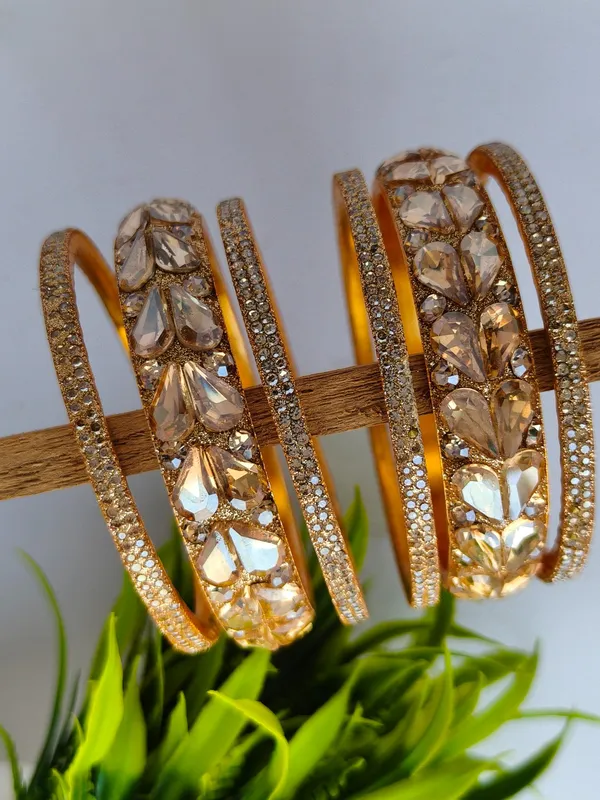 Set_of_6_Shanvi_Grand_Bridal_American_Diamond_Chuda