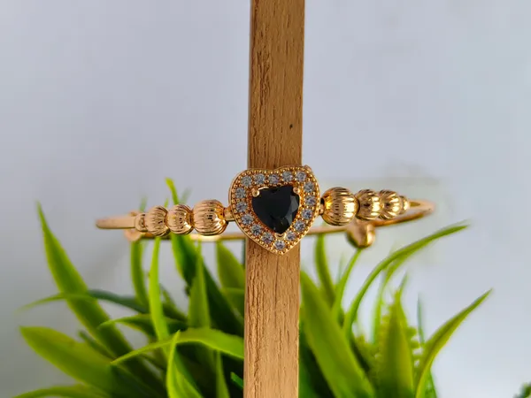 Chabi_Gold_Plated_Anti_Tarnish_Heart_Bracelet