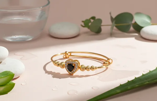 Chabi_Gold_Plated_Anti_Tarnish_Heart_Bracelet