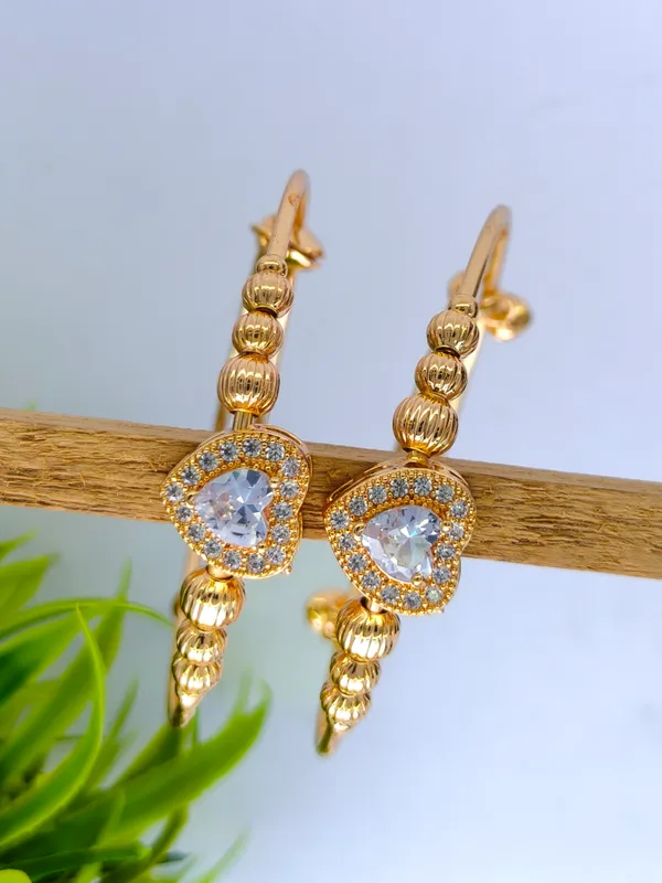 Vedika_Gold_Plated_Anti_Tarnish_Heart_Bracelet