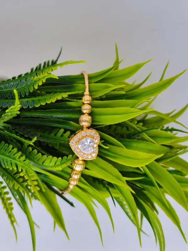 Vedika_Gold_Plated_Anti_Tarnish_Heart_Bracelet