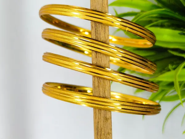 Set_of_4_Suhani_Glossy_Antique_Golden_Finish_Anti_Tarnish_Bangle