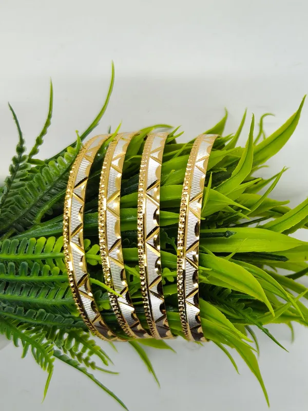 Set_of_4_Divya_Classic_Dual_Tone_Anti_Tarnish_Bangle