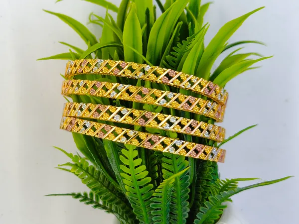 Set_of_4_Hema_Tri_Tone_Floral_Anti_Tarnish_Bangle