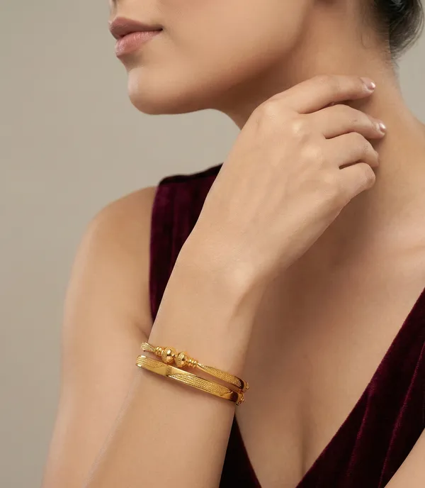Charvi_Bracelet_|_Classic_Gold_Tone_Sleek_Bracelet_|_Set_of_2