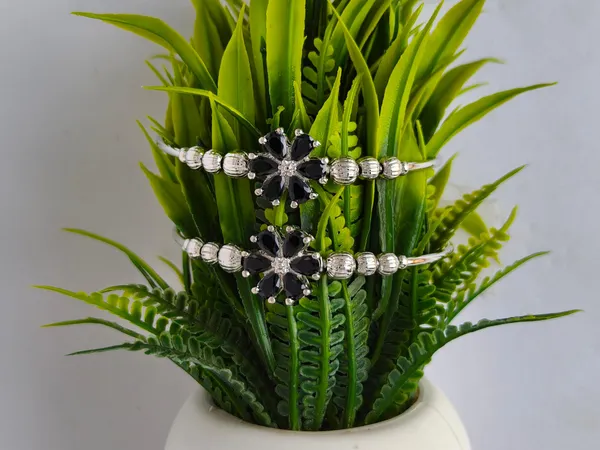 Kamini_Silver_Plated_Anti_Tarnish_Floral_Bracelet