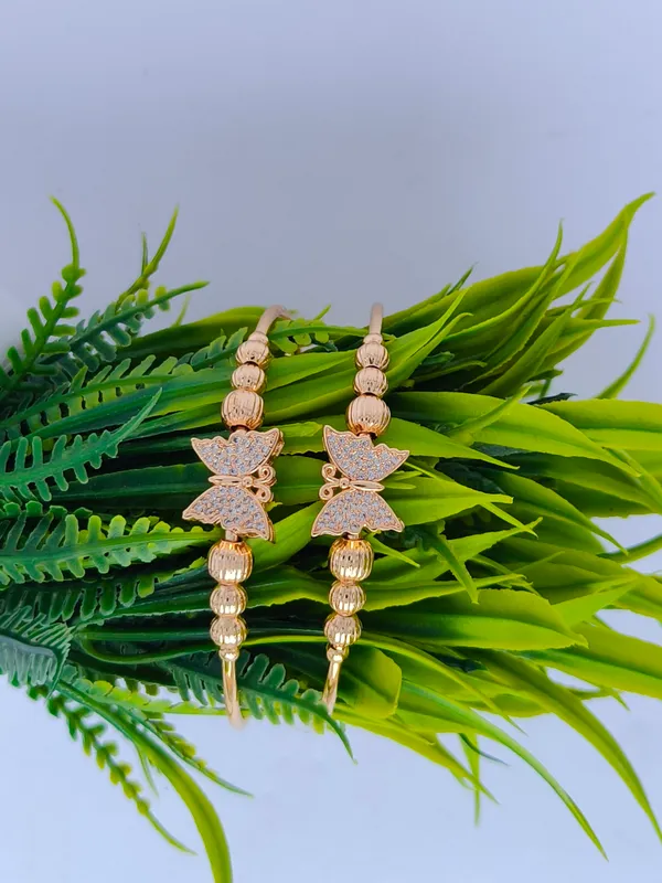 Aarvi_Gold_Plated_Anti_Tarnish_Bracelet