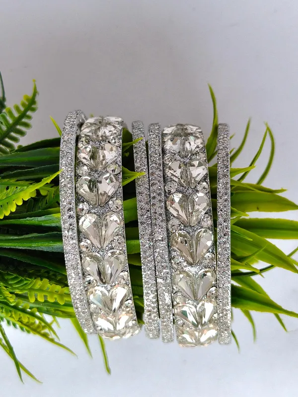 Set_of_6_Gunjan_Silver_Plated_American_Diamond_Bridal_Chuda