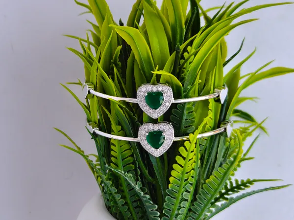Valantine_Silver_Plated_Anti_Tarnish_Green_Heart_Bracelet