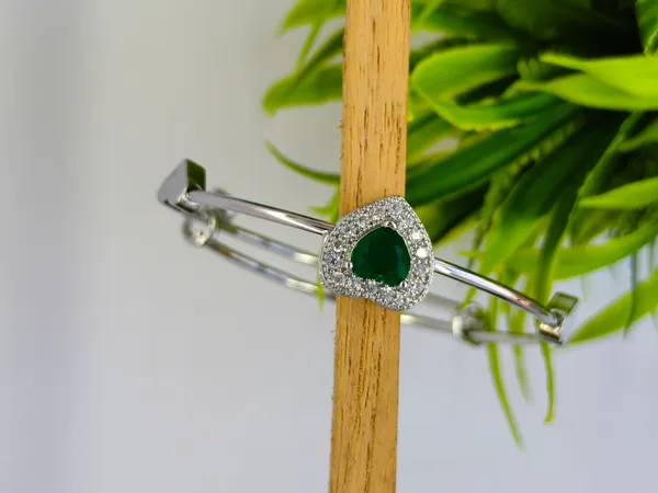 Valantine_Silver_Plated_Anti_Tarnish_Green_Heart_Bracelet