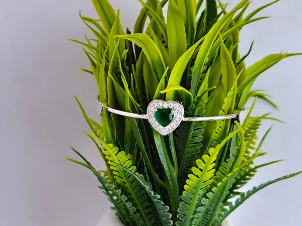 Valantine_Silver_Plated_Anti_Tarnish_Green_Heart_Bracelet