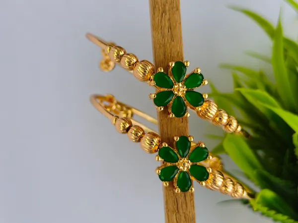 Lavnya_Gold_Plated_Anti_Tarnish_Floral_Bracelet