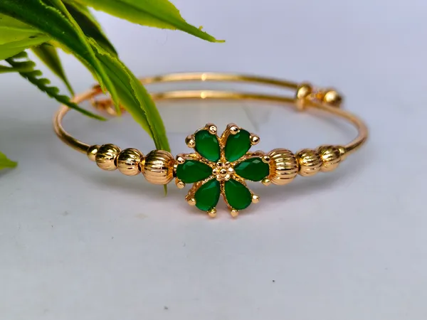 Lavnya_Gold_Plated_Anti_Tarnish_Floral_Bracelet