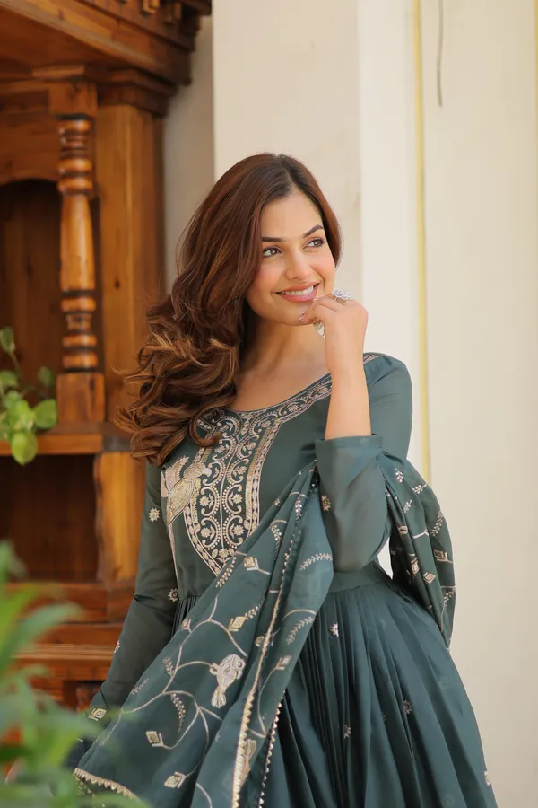 Gray_Star_Georgette_Gown_For_Women