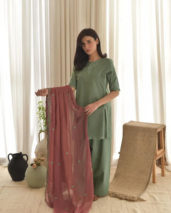 Green_French_Crepe_Salwar_Suit_For_Women