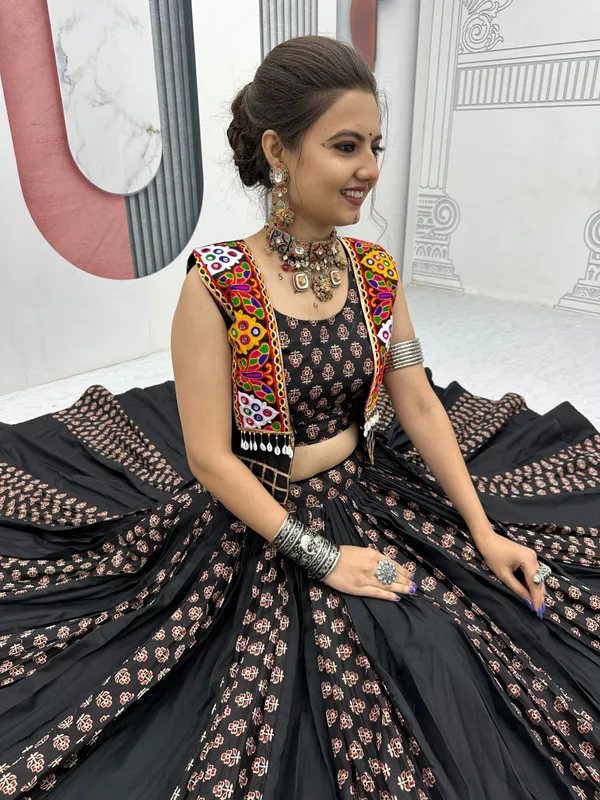 Black_Cotton_Lehenga_Choli_For_Women