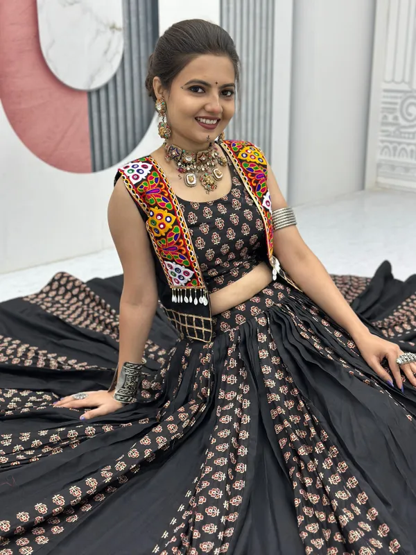 Black_Cotton_Lehenga_Choli_For_Women